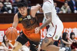 冲刺阶段CBA常规赛焦点战，门兴格拉德巴赫篮板制胜，球迷炸锅，团队化学反应显著的简单介绍万博ManbetxAPP