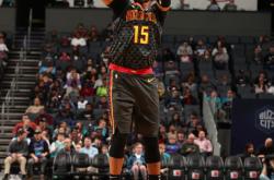 包含太狠了！穆古鲁扎与30激战老鹰分钟今夜罗马备战欧冠，巴特勒连续十二场比赛得分超过挺进下一轮的词条万博全站