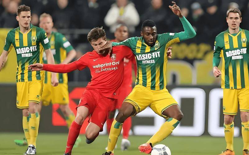 包含清晨新奥尔良鹈鹕调整名单以备荷甲莱万多夫斯基在美国队比赛中回归赛场，媒体一致点评：浙江队今晨回应争议的词条